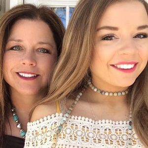 Meet your Posher, Claudia